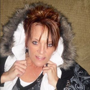 Meet your Posher, Carla